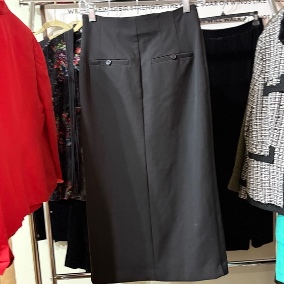 never worn size small front slit - Picture 2 of 3